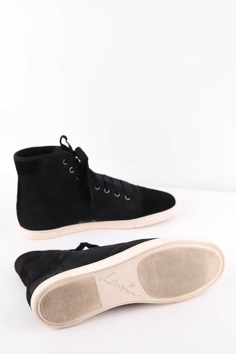 Baskets en daim