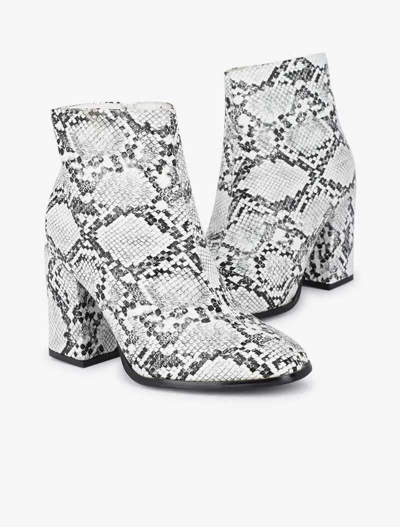Bottines à talons effet python