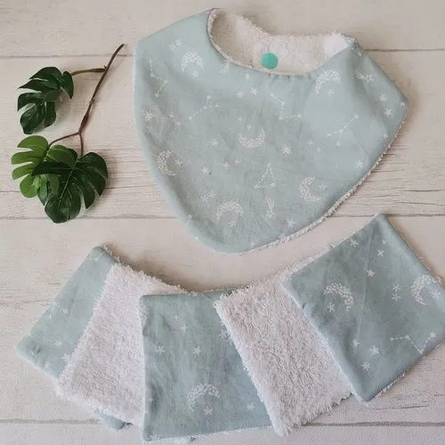 Ensemble naissance bavoir et 10 lingettes