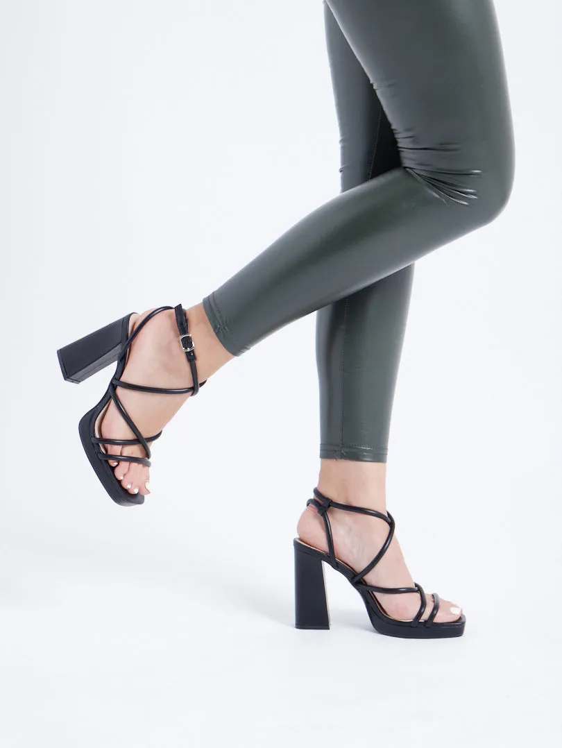 Sandales à talons carrés