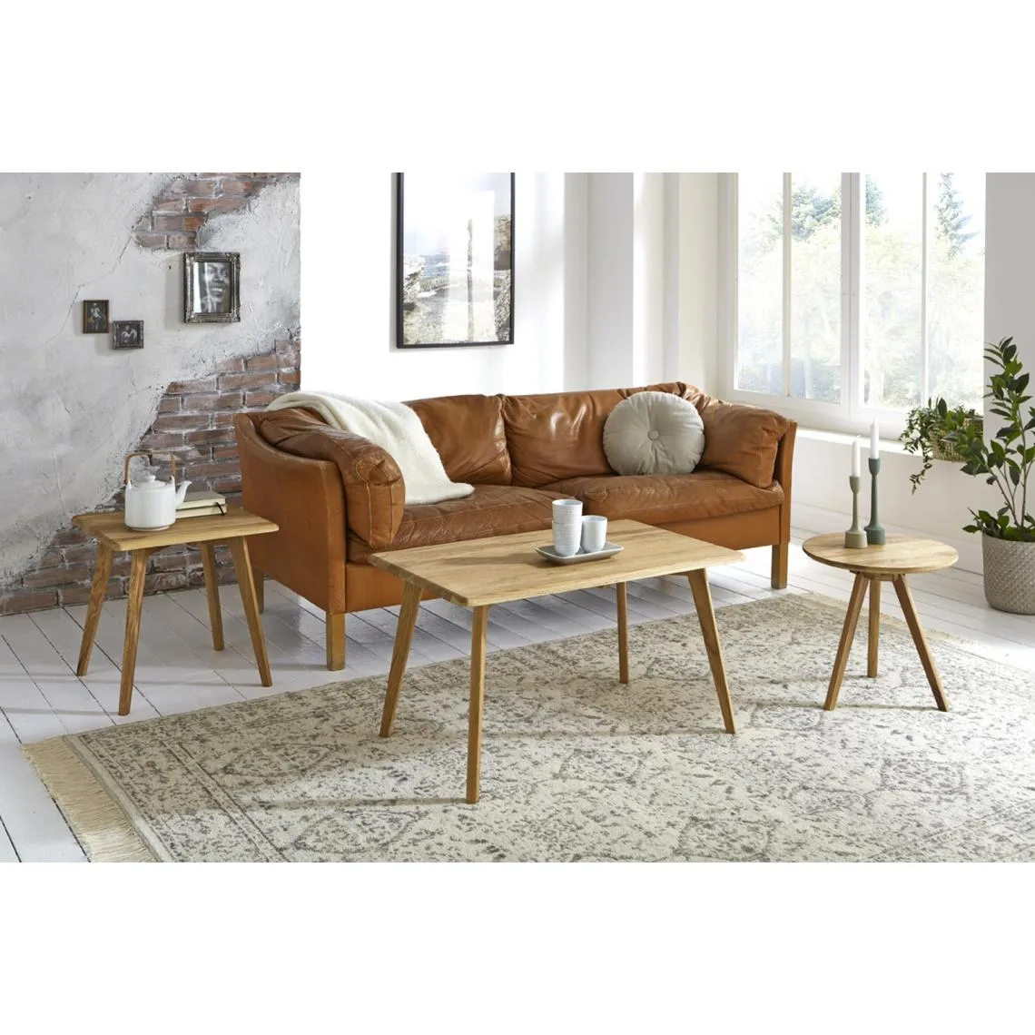 Table d'appoint avec structure et plateau en Bois massif chêne | 3 Suisses